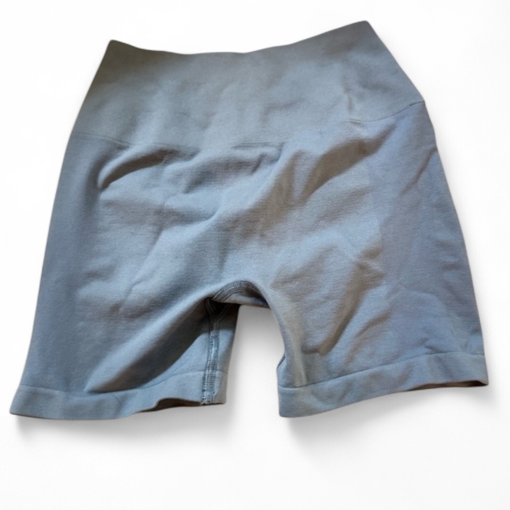 Alphalete Amplify Short 4.5" - Utility Grey - Picture 5 of 5